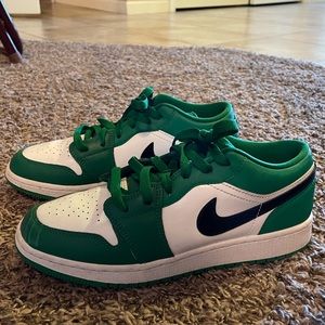 Nike Air Jordan Low GS Pine Green. 6Y.
